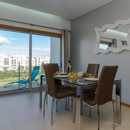 Terrace Apartment By Stay-Ici, Algarve Holiday Rental Lägenhet Albufeira